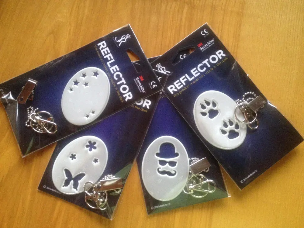 Reflexní přívěsek - Psí stopy