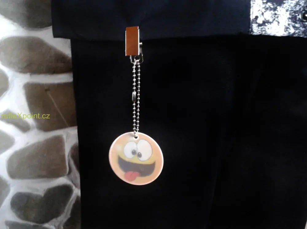 Reflexní přívěsek - Zamilovaný smajlík