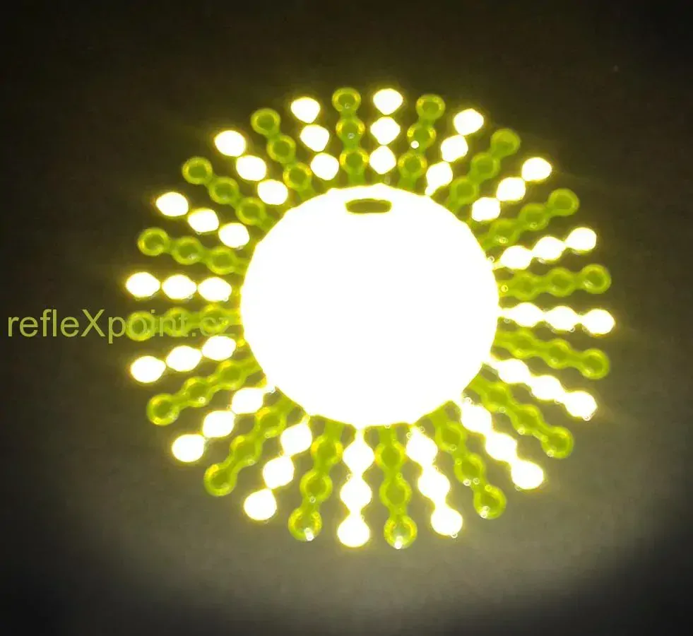 Exkluzivní reflexní přívěsek s třásněmi - žlutý
