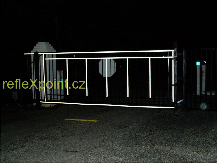 3M reflexní samolepící páska Diamond Grade bílá/ čtverce